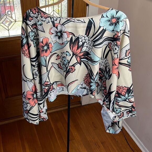 TOV Los Angeles Floral Kimono Top/Shrug Size 38/Small Nwt - Picture 8 of 8